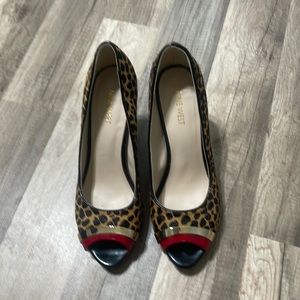 Women’s size 8 Nine West leopard print heels with red trim